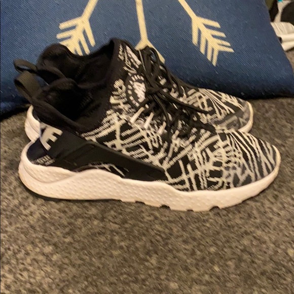 Nike Air Huarache size 7.5 - Picture 3 of 8